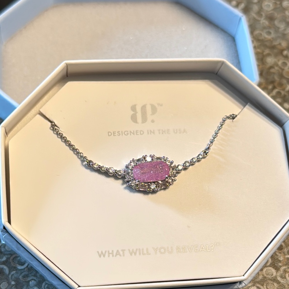 Bomb party 🎉 Pink sand Stone necklace